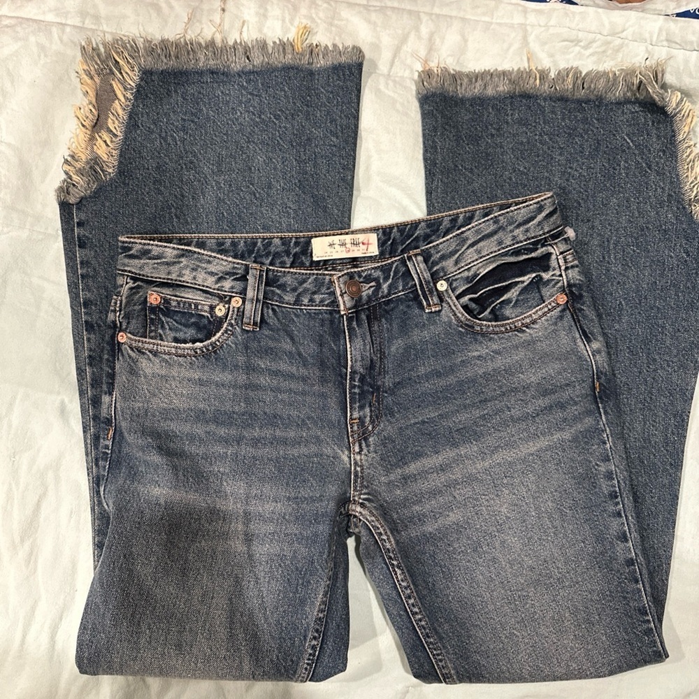 WE THE FREE WOMENS JEANS 28 WIDE LEG DISTRESS BLUE - Picture 5 of 10